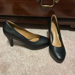Size 10 black heels